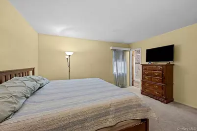 37 Black Locust Avenue, East Setauket, NY 11733 - Photo 18