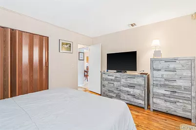 25 Merritt Street, Lindenhurst, NY 11757 - Photo 12