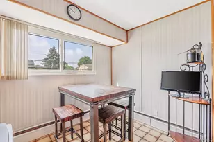 25 Merritt St, Lindenhurst, NY 11757 - Photo 8