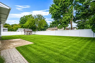 25 Merritt Street, Lindenhurst, NY 11757 - Photo 24