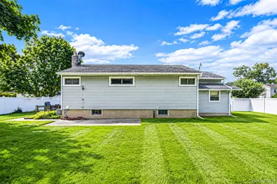 25 Merritt Street, Lindenhurst, NY 11757 - Photo 26