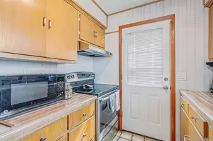25 Merritt St, Lindenhurst, NY 11757 - Photo 10