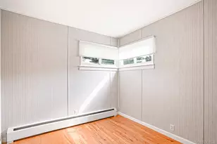 25 Merritt St, Lindenhurst, NY 11757 - Photo 14