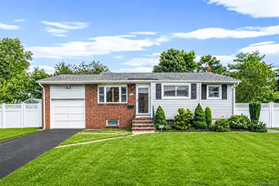 25 Merritt Street, Lindenhurst, NY 11757 - Photo 2