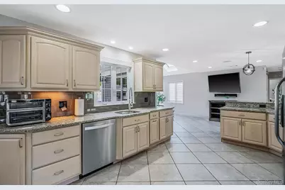 299 Patchogue Yaphank Road, Patchogue, NY 11772 - Photo 12