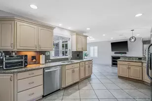 299 Patchogue Yaphank Rd, Patchogue, NY 11772 - Photo 12