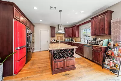 19 Manetto Drive, Plainview, NY 11803 - Photo 4