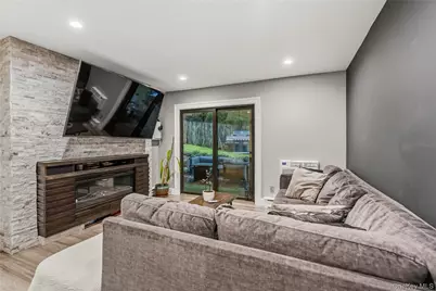 18 Granada Crescent #2, White Plains, NY 10603 - Photo 6