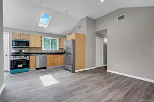 466 W 4th St, West Islip, NY 11795 - Photo 10