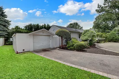 466 W 4th Street, West Islip, NY 11795 - Photo 36