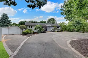 466 W 4th St, West Islip, NY 11795 - Photo 2