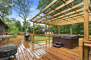46 Margin Dr W, Shirley, NY 11967 - Photo 10