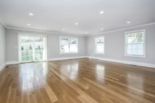 15 B Dunes Ln, Port Washington, NY 11050 - Photo 8