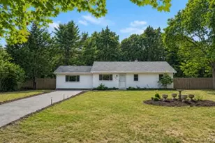76 Wards Ln, Bellport, NY 11713 - Photo 14