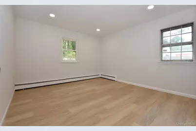 76 Wards Lane, Bellport, NY 11713 - Photo 10