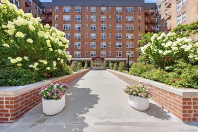 3 Sadore Lane #7P, Yonkers, NY 10710 - Photo 4