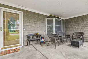 21 Manchester Ln, Stony Brook, NY 11790 - Photo 2