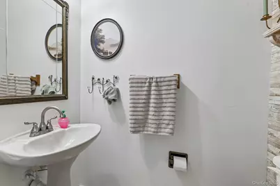 21 Manchester Lane, Stony Brook, NY 11790 - Photo 16