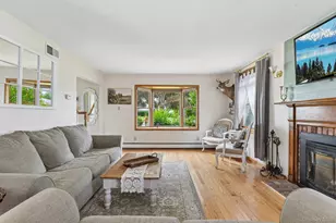 21 Manchester Ln, Stony Brook, NY 11790 - Photo 6