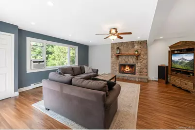 21 Wilson Avenue, Nesconset, NY 11767 - Photo 16