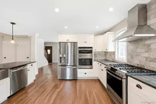 21 Wilson Ave, Nesconset, NY 11767 - Photo 8