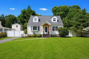 21 Wilson Ave, Nesconset, NY 11767 - Photo 2