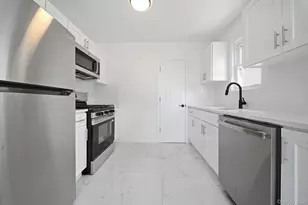 130-31 218th St, Springfield Gardens, NY 11413 - Photo 6
