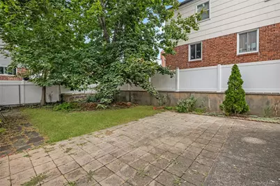 24829 Cambria Avenue, Little Neck, NY 11362 - Photo 20