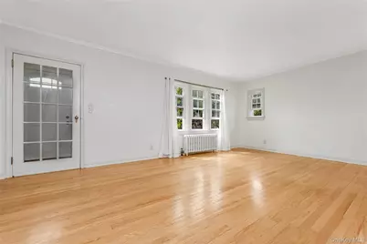 24829 Cambria Avenue, Little Neck, NY 11362 - Photo 6
