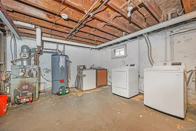 24829 Cambria Avenue, Little Neck, NY 11362 - Photo 22