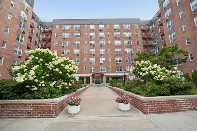 3 Sadore Lane #7T, Yonkers, NY 10710 - Photo 1