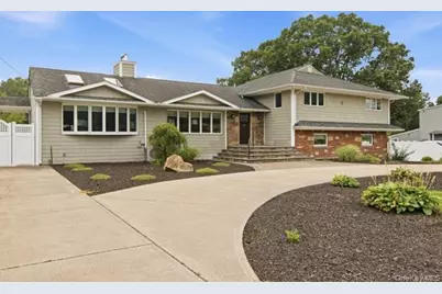60 Hawthorne Street, Selden, NY 11784 - Photo 2