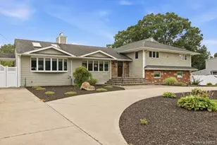 60 Hawthorne St, Selden, NY 11784 - Photo 2