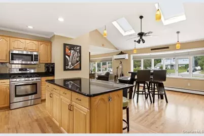 60 Hawthorne Street, Selden, NY 11784 - Photo 10