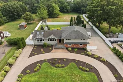 60 Hawthorne Street, Selden, NY 11784 - Photo 36