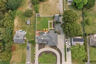 60 Hawthorne St, Selden, NY 11784 - Photo 38