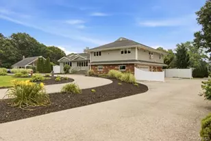 60 Hawthorne St, Selden, NY 11784 - Photo 4