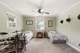60 Hawthorne St, Selden, NY 11784 - Photo 16