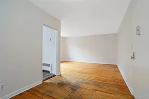 7 Winchester Ave, Yonkers, NY 10710 - Photo 4