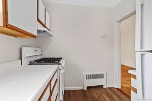 7 Winchester Ave, Yonkers, NY 10710 - Photo 12