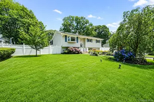 109 Midland Blvd, Ronkonkoma, NY 11779 - Photo 2