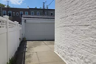 70-22 68th St, Glendale, NY 11385 - Photo 16