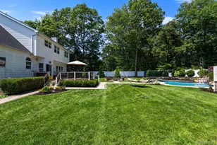 62 Ridgefield Dr, Shoreham, NY 11786 - Photo 6