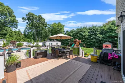 62 Ridgefield Dr, Shoreham, NY 11786 - Photo 8
