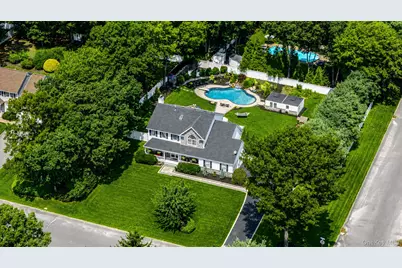 62 Ridgefield Dr, Shoreham, NY 11786 - Photo 4