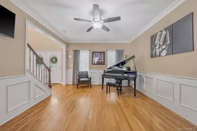 62 Ridgefield Dr, Shoreham, NY 11786 - Photo 14
