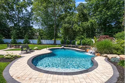 62 Ridgefield Dr, Shoreham, NY 11786 - Photo 10