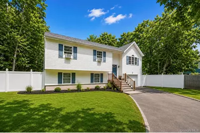 71 Barton Avenue, Patchogue, NY 11772 - Photo 38