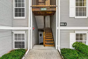 1002 Washington Green, New Windsor, NY 12553 - Photo 4