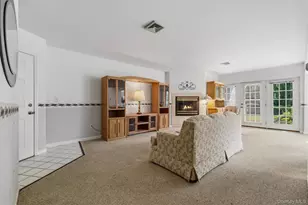 1002 Washington Green, New Windsor, NY 12553 - Photo 8